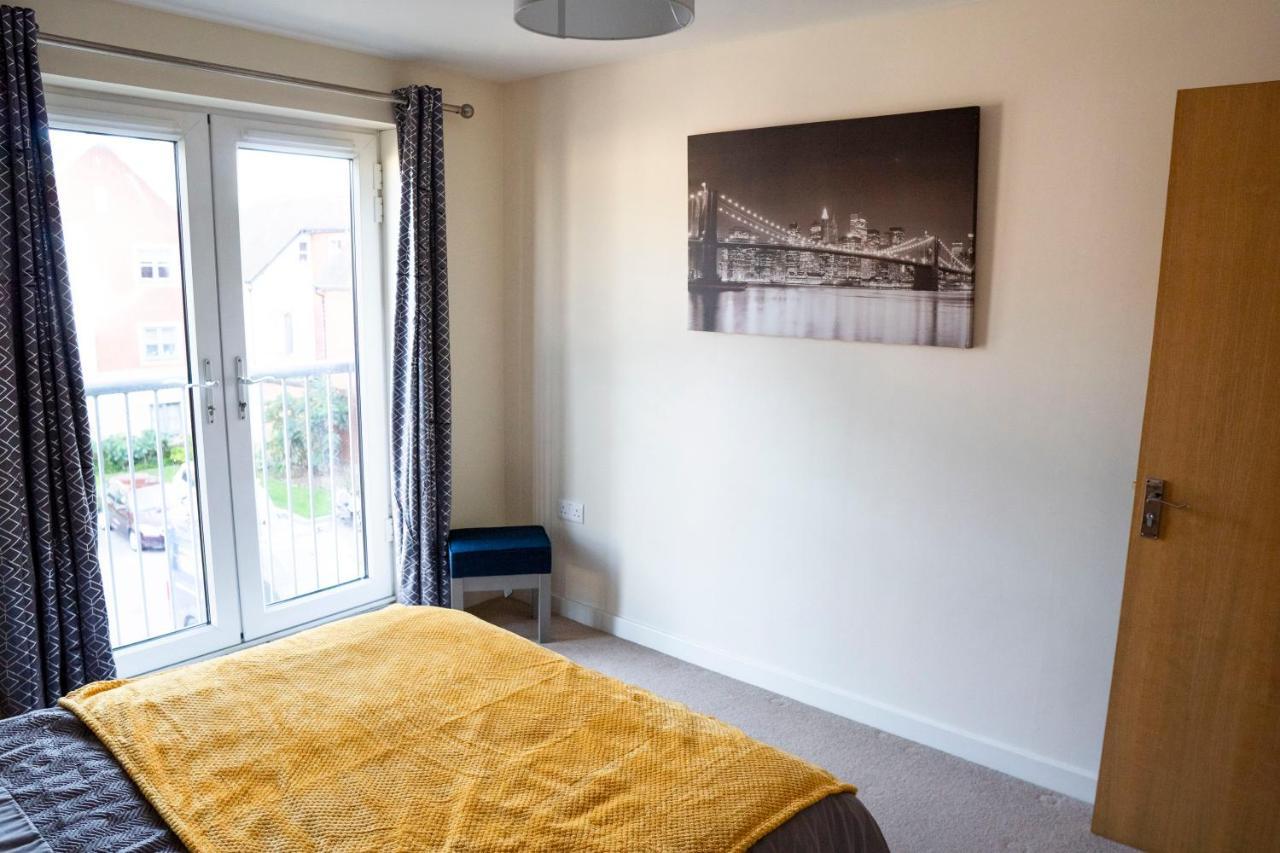 Spacious Two Bedrooms Apartment For Business And Holiday Portsmouth Exterior foto